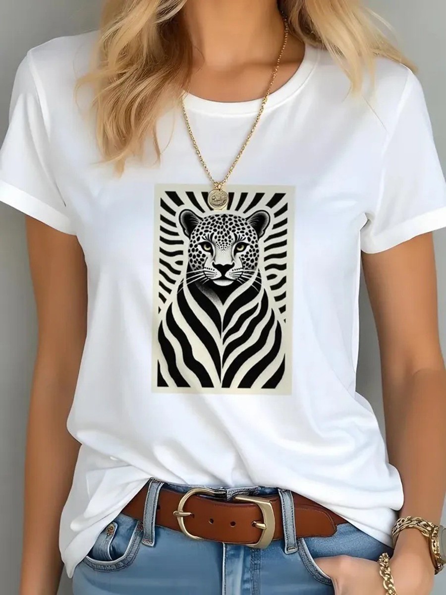 Retro Floral Pattern Women T Shirt Stylish and Casual for Warm Weather - Picture 15 of 17