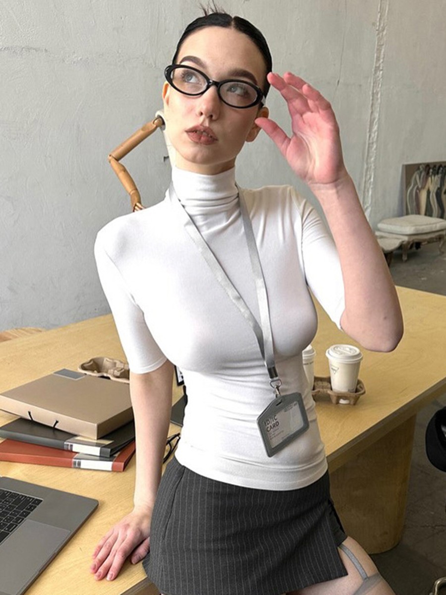 Stylisches Damen Tight Fit TShirt mit Stehkragen für Modebegeisterte - Bild 26 von 47