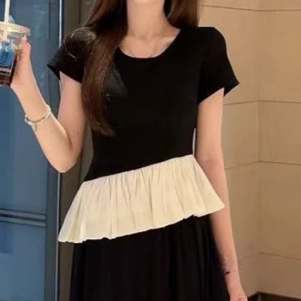 Casual Round Neck Top for Ladies Perfect for Vacations and Daily Outings - Picture 3 of 6