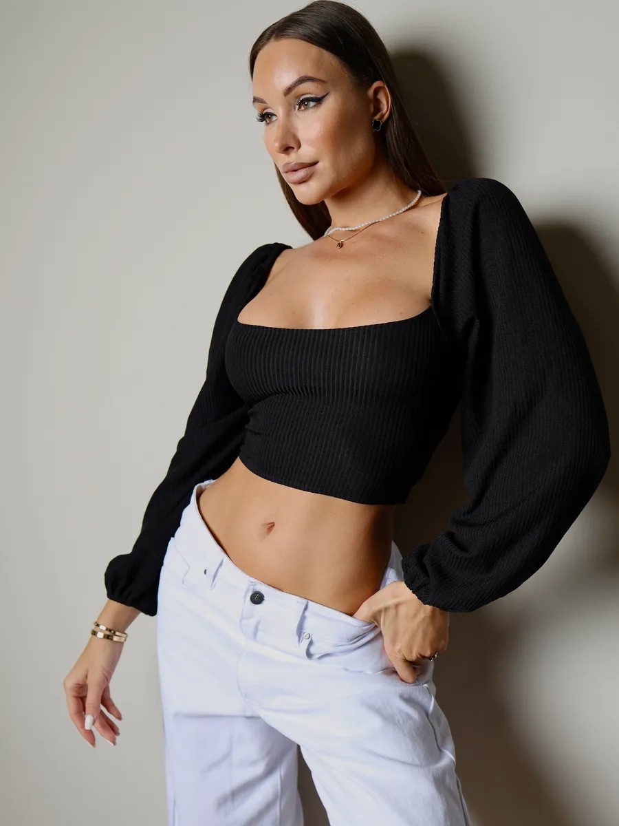 Stylish Women's Top with Square Neck and Lantern Sleeves for Everyday Comfort - Picture 40 of 46