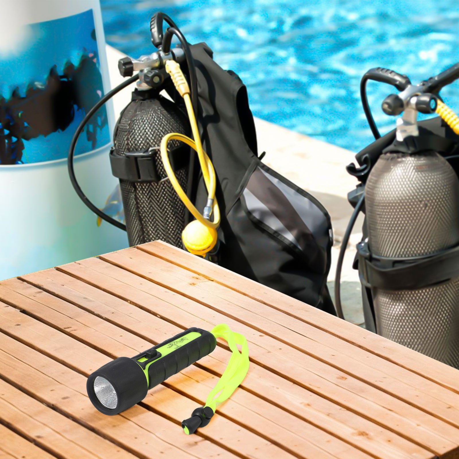 Diving Flashlight Torch 15.2x4.2cm Fluorescent Green For Hunting/rescue/camping