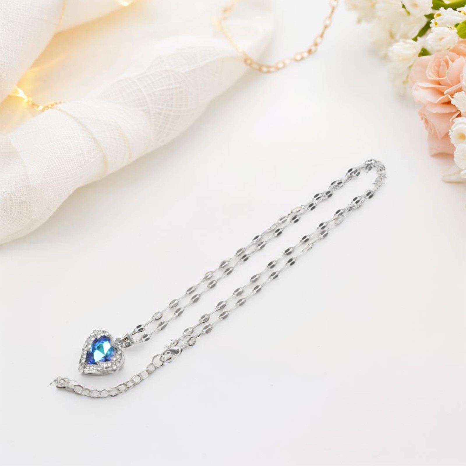 Elegant Heart Necklace Three Dimensional Design Ideal for Fashion Lovers - Picture 21 of 31