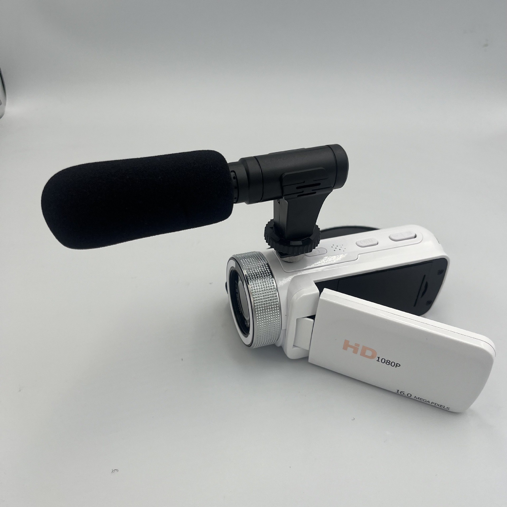 16MP Digital Camera with External Mic and 16x Zoom for High Definition Videos - Picture 6 of 6