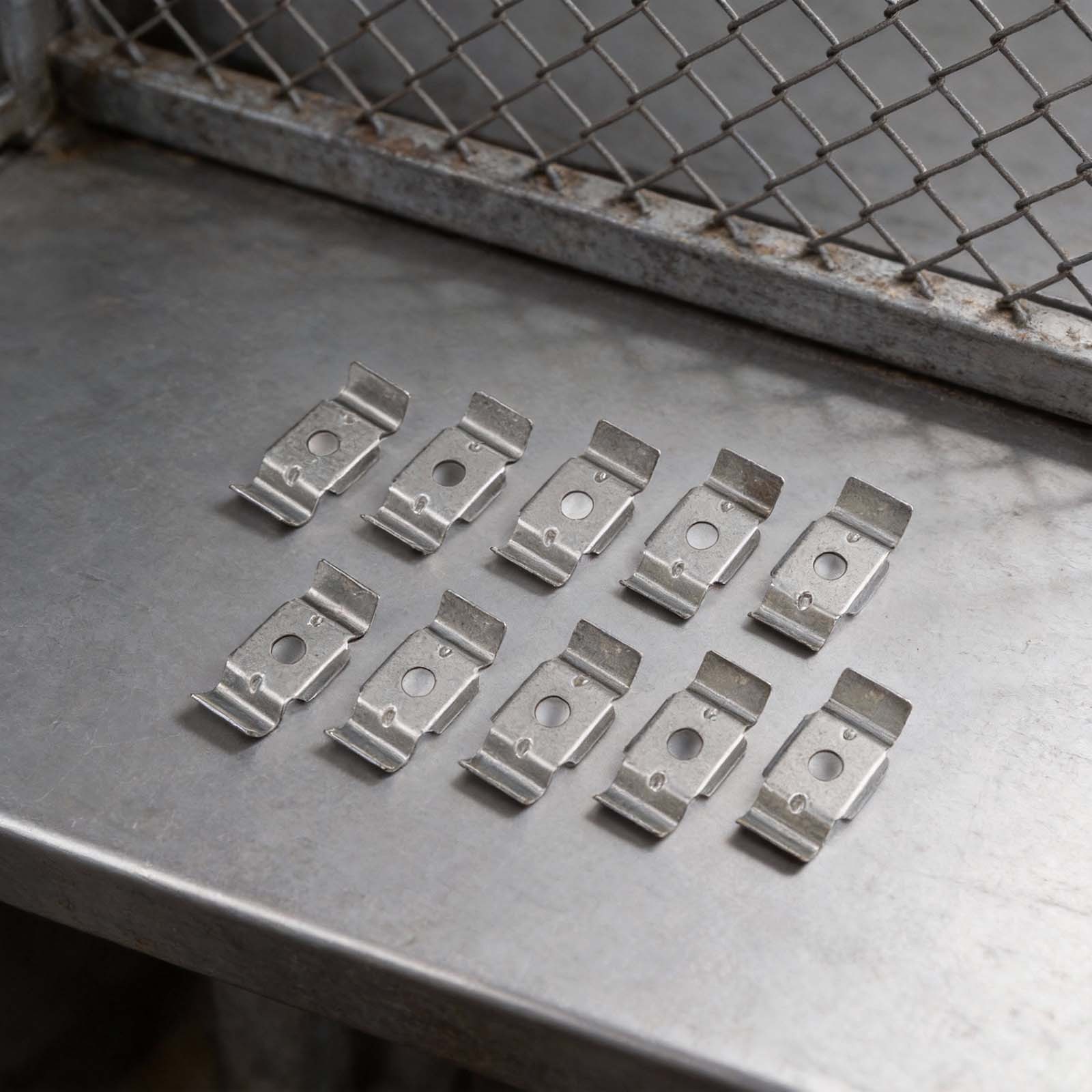 Double Pole Pad Fence Bracket Clamp for 28 32mm Metal and Wooden Posts