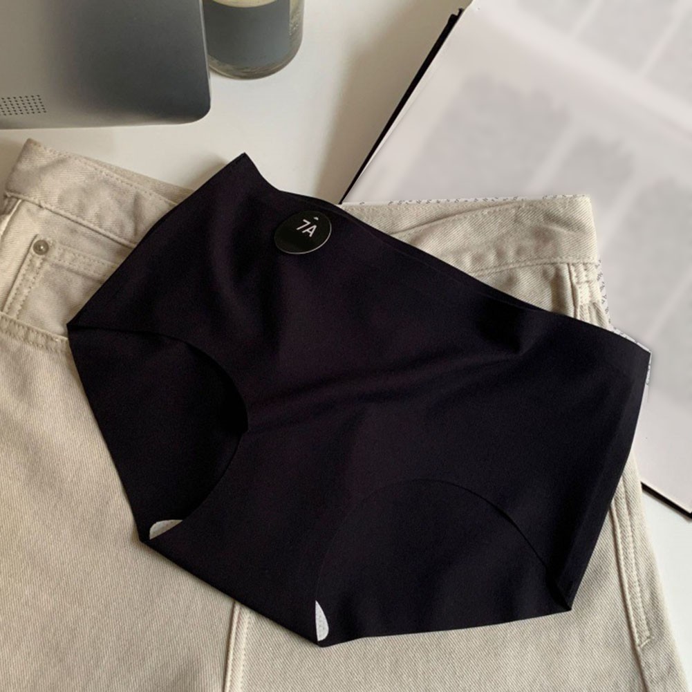 Women’s Seamless Breathable Underwear Polyester for Leisure and Travel