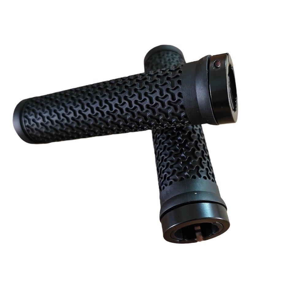 Non-Slip Rubber Handlebar Grips with Aluminum Alloy Clamp for All-Terrain Bikes