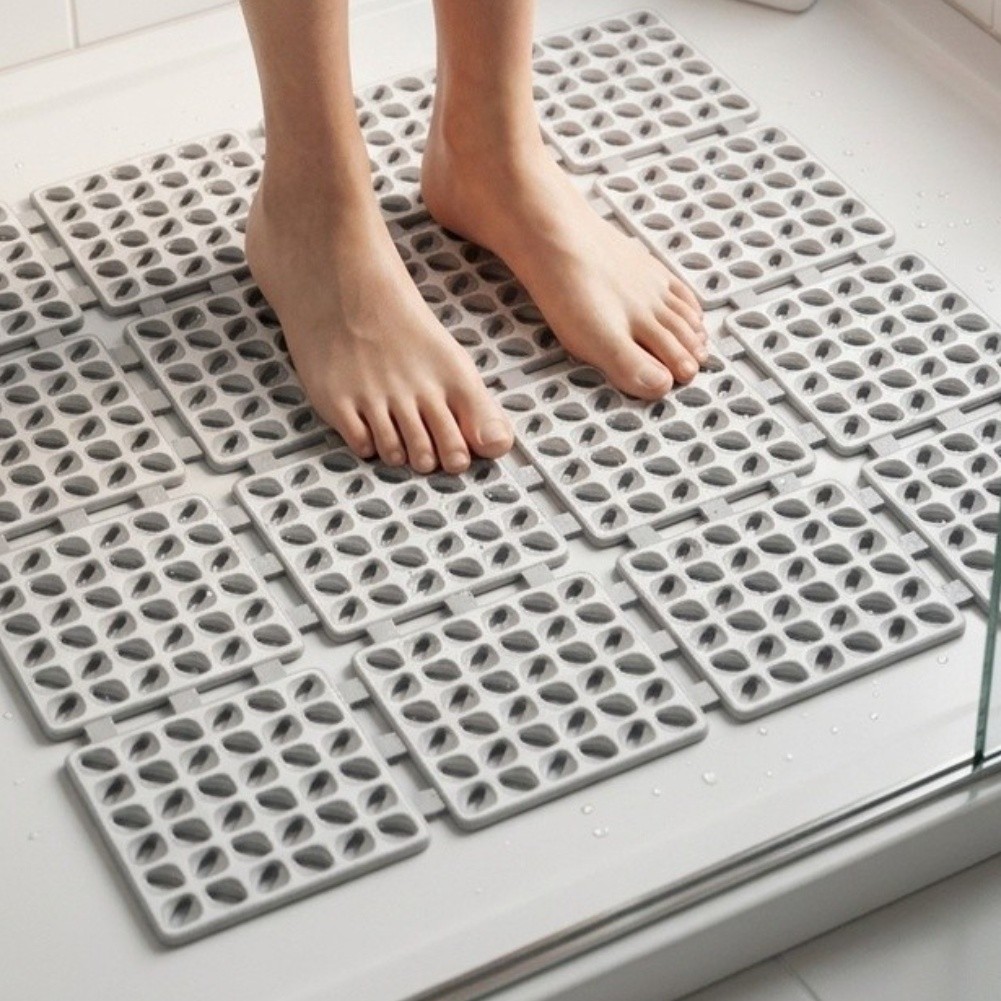 Square Bathroom Mat TPE Shower Mat Hollow Drain Design Water Resistant Material